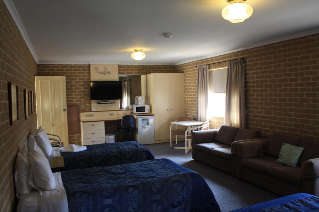 Grand Manor Motor Inn Queanbeyan Ngoại thất bức ảnh