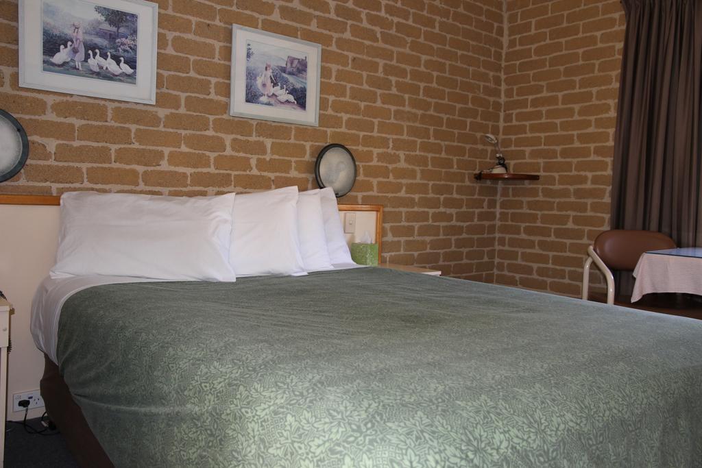 Grand Manor Motor Inn Queanbeyan Ngoại thất bức ảnh