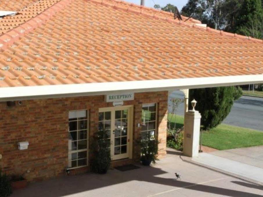 Grand Manor Motor Inn Queanbeyan Ngoại thất bức ảnh