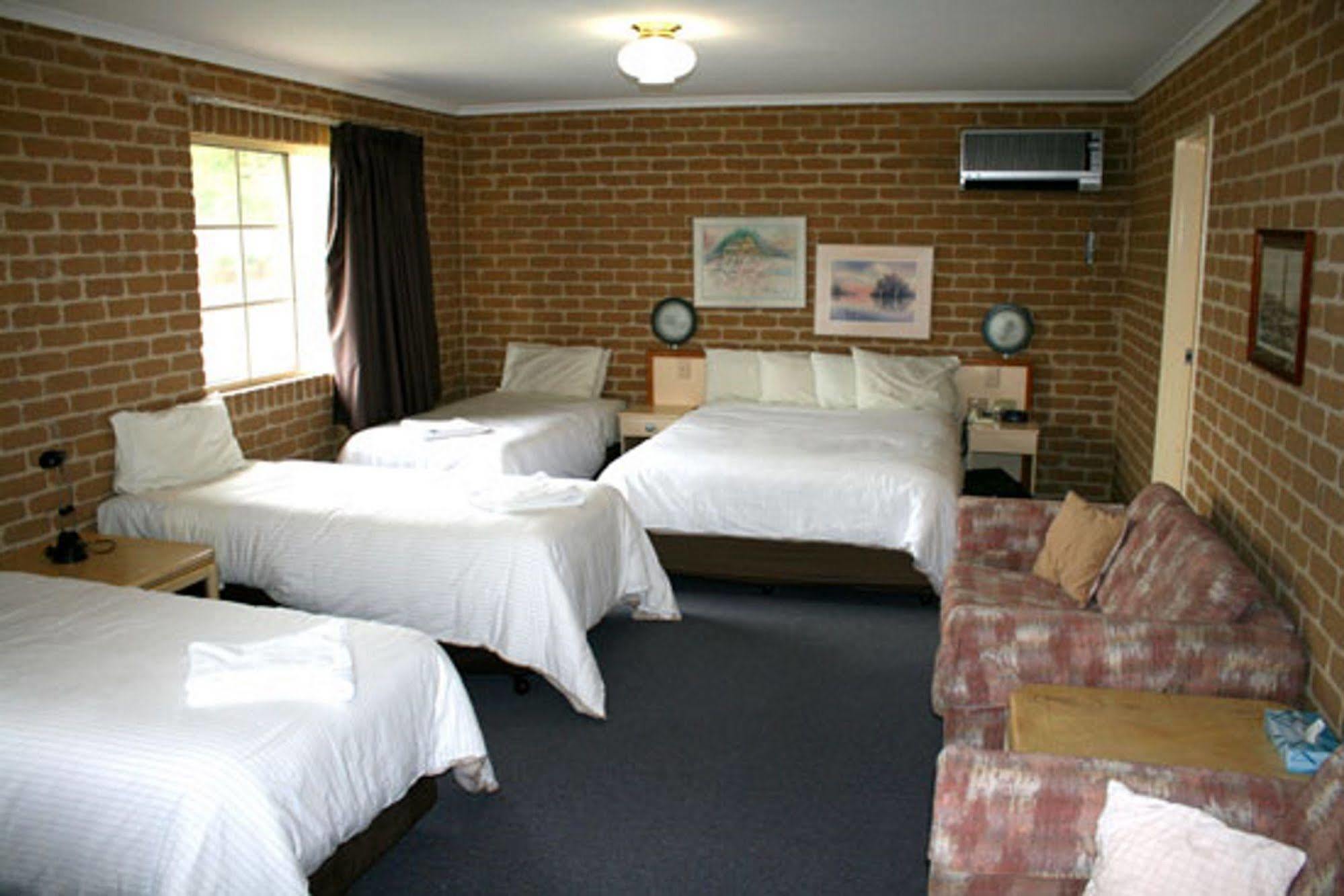 Grand Manor Motor Inn Queanbeyan Ngoại thất bức ảnh