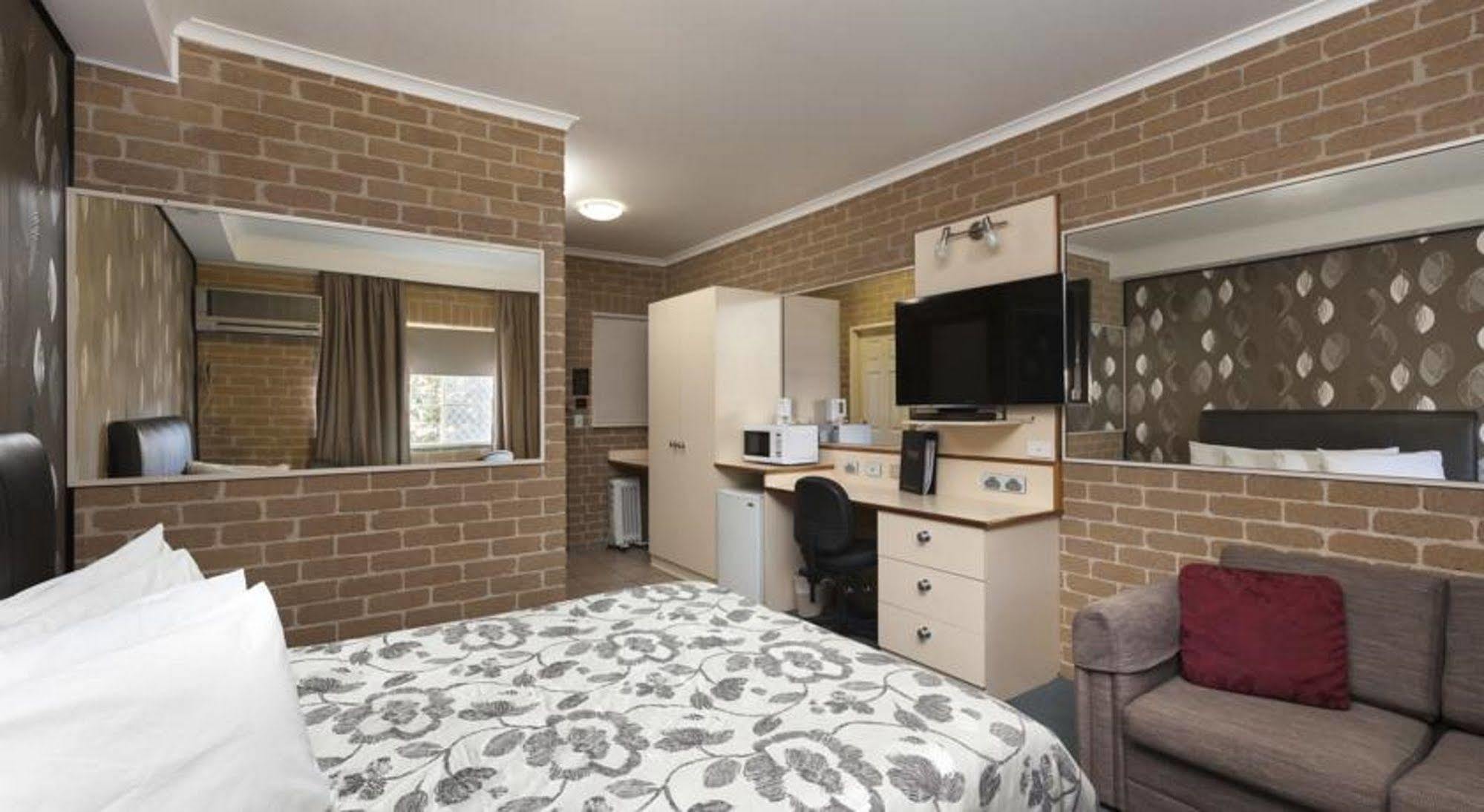 Grand Manor Motor Inn Queanbeyan Ngoại thất bức ảnh